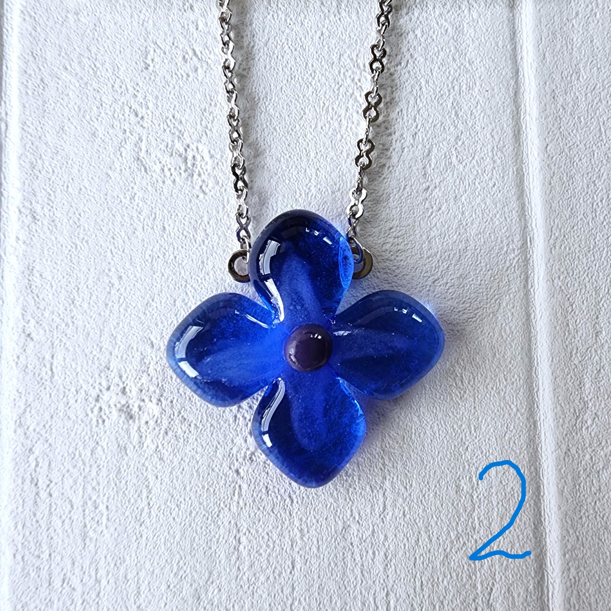 ガラスのお花のネックレス | 4枚目