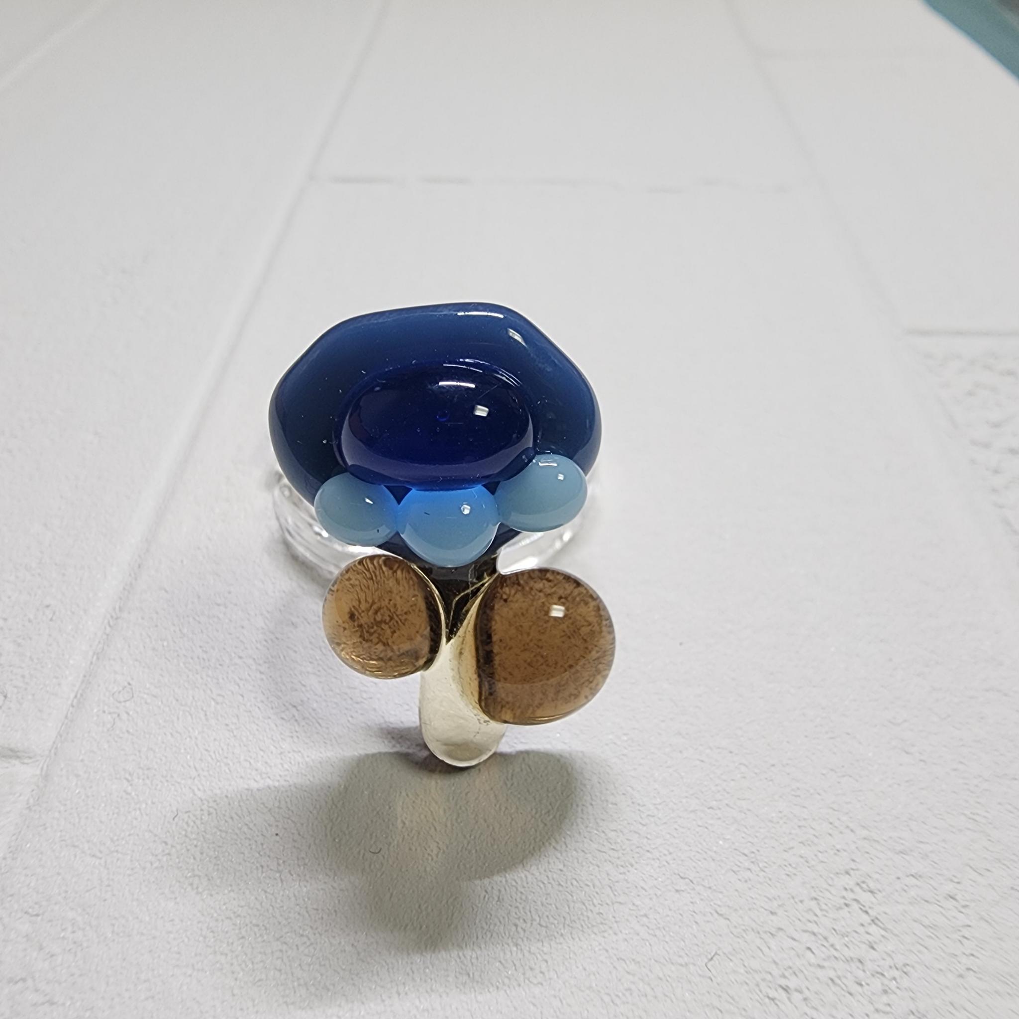グレイッシュブルーのお花リング | 3枚目