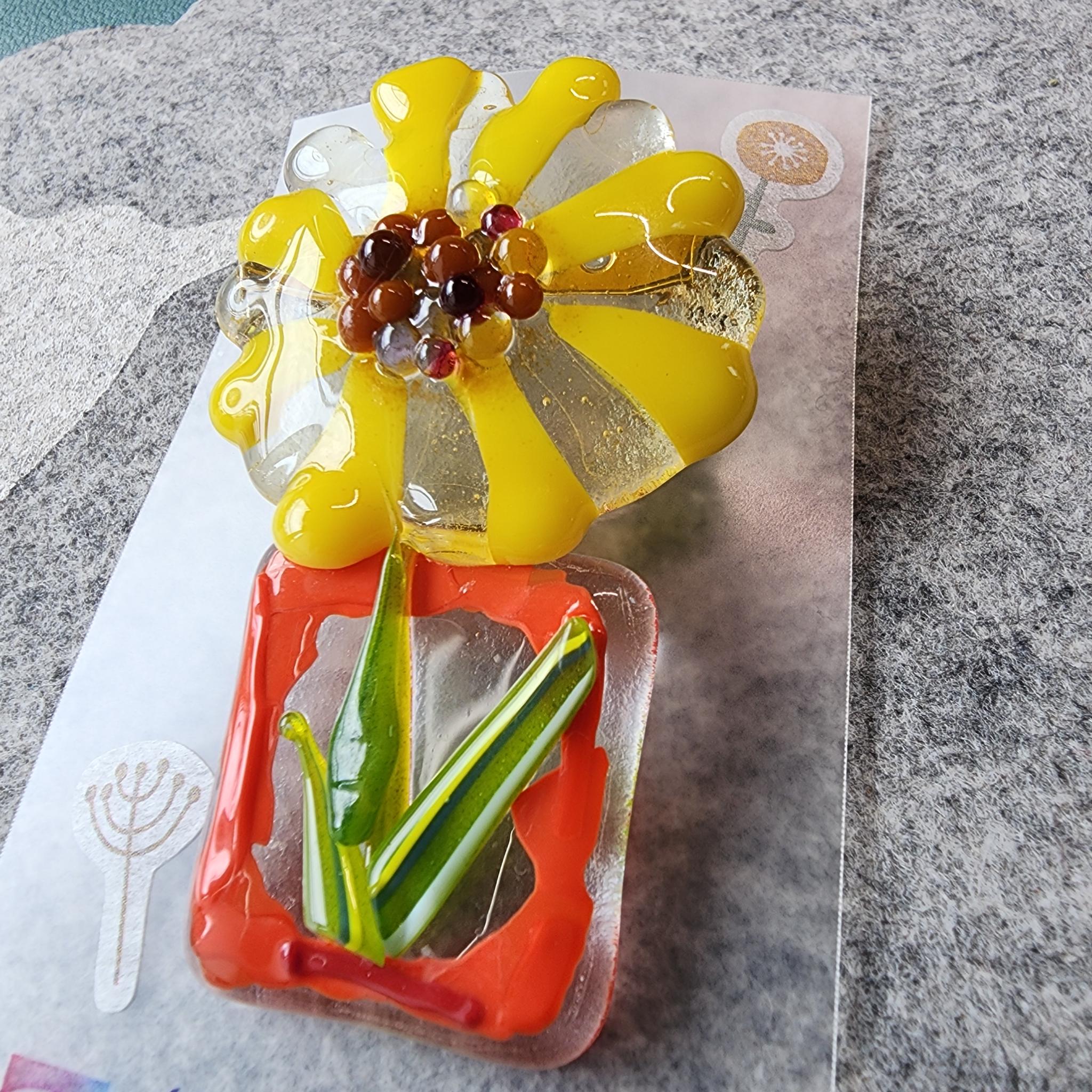 ビタミンカラーのお花ブローチ（１点もの） | 2枚目