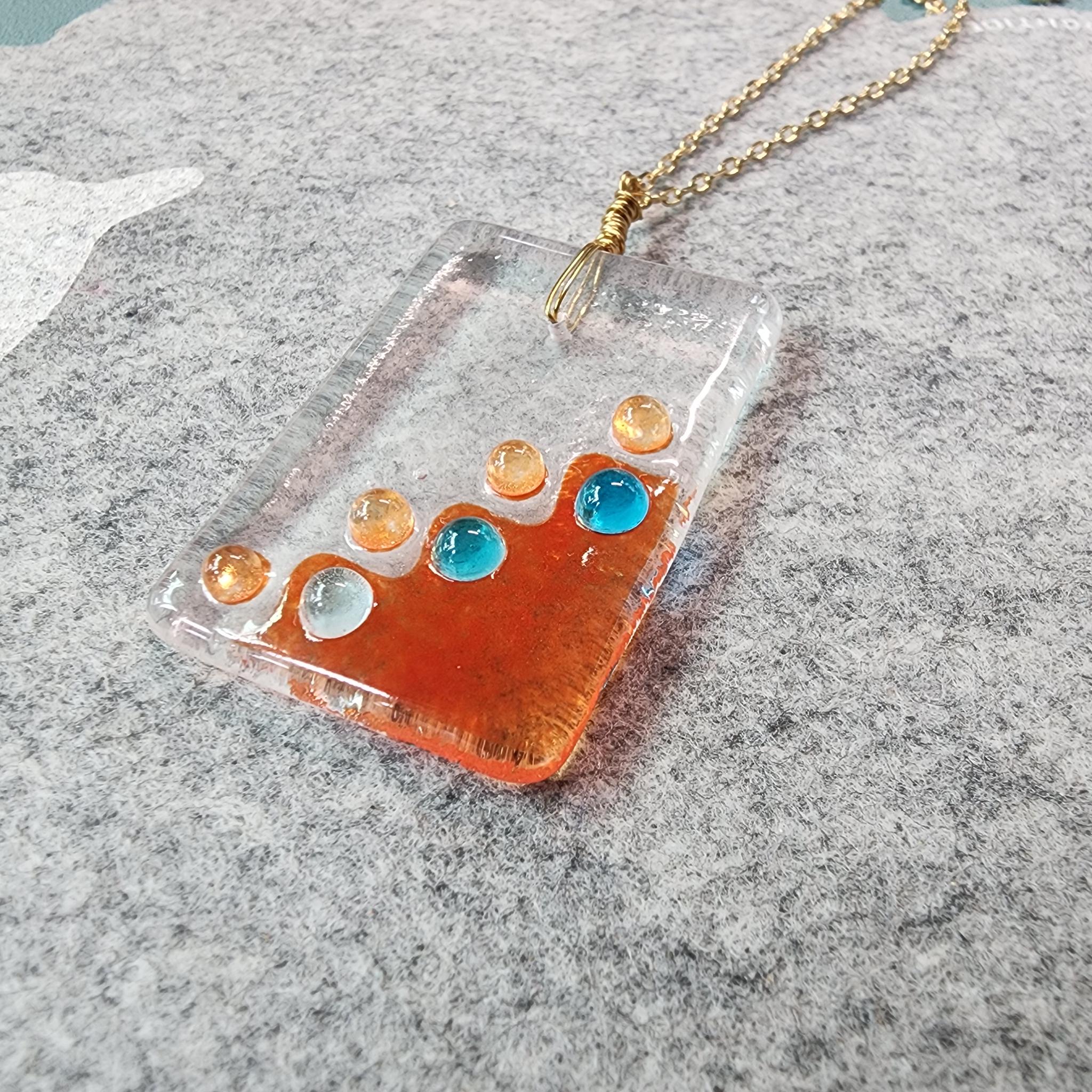 ドットデザインのペンダント２