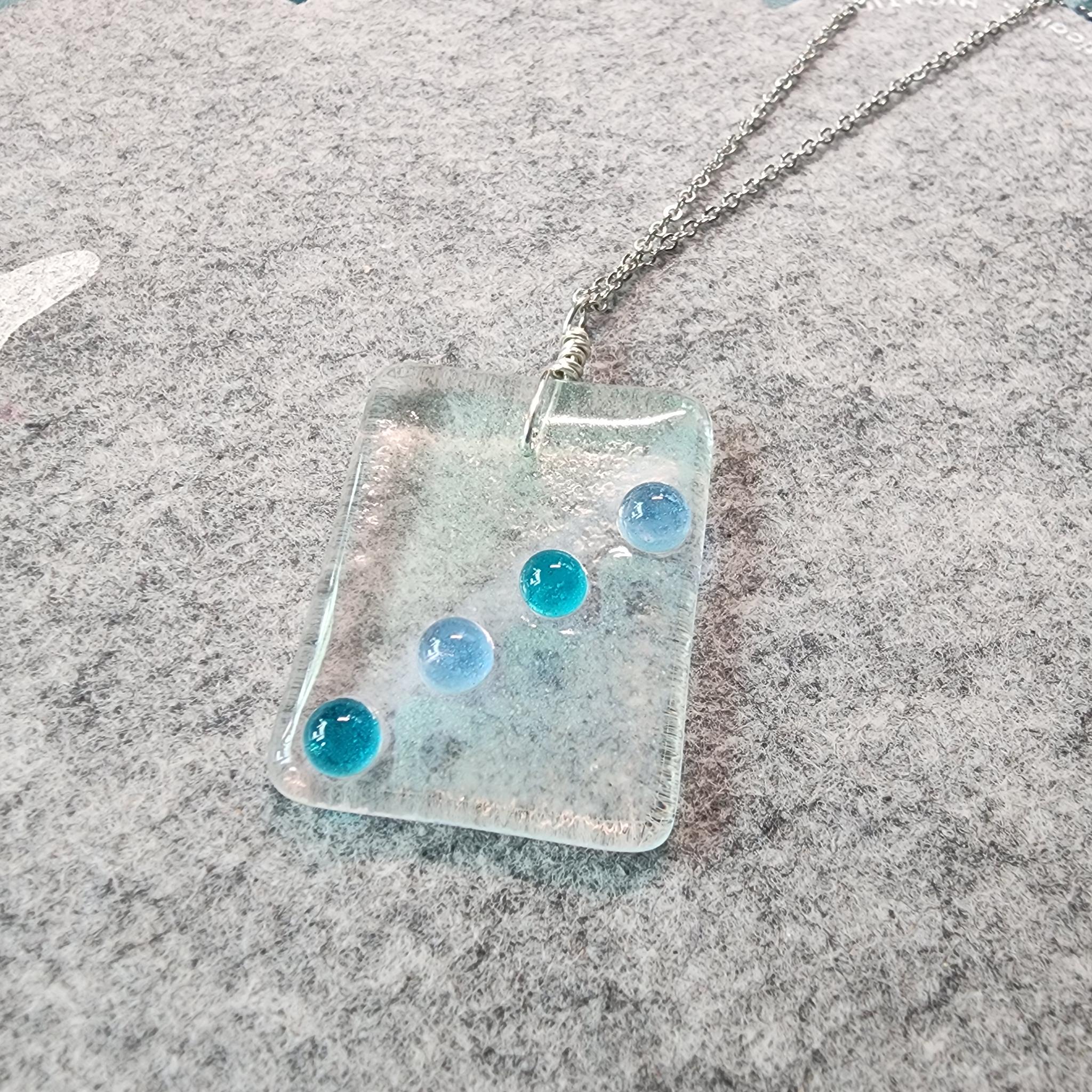 ドットデザインのガラスペンダント４