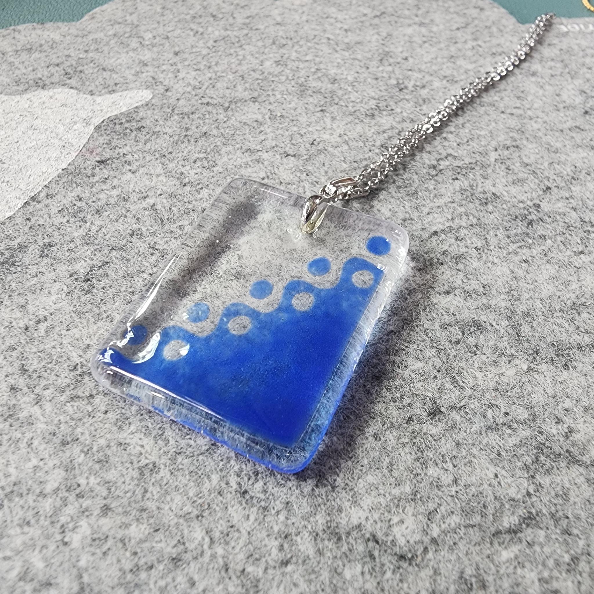 ドットデザインのガラスペンダント５