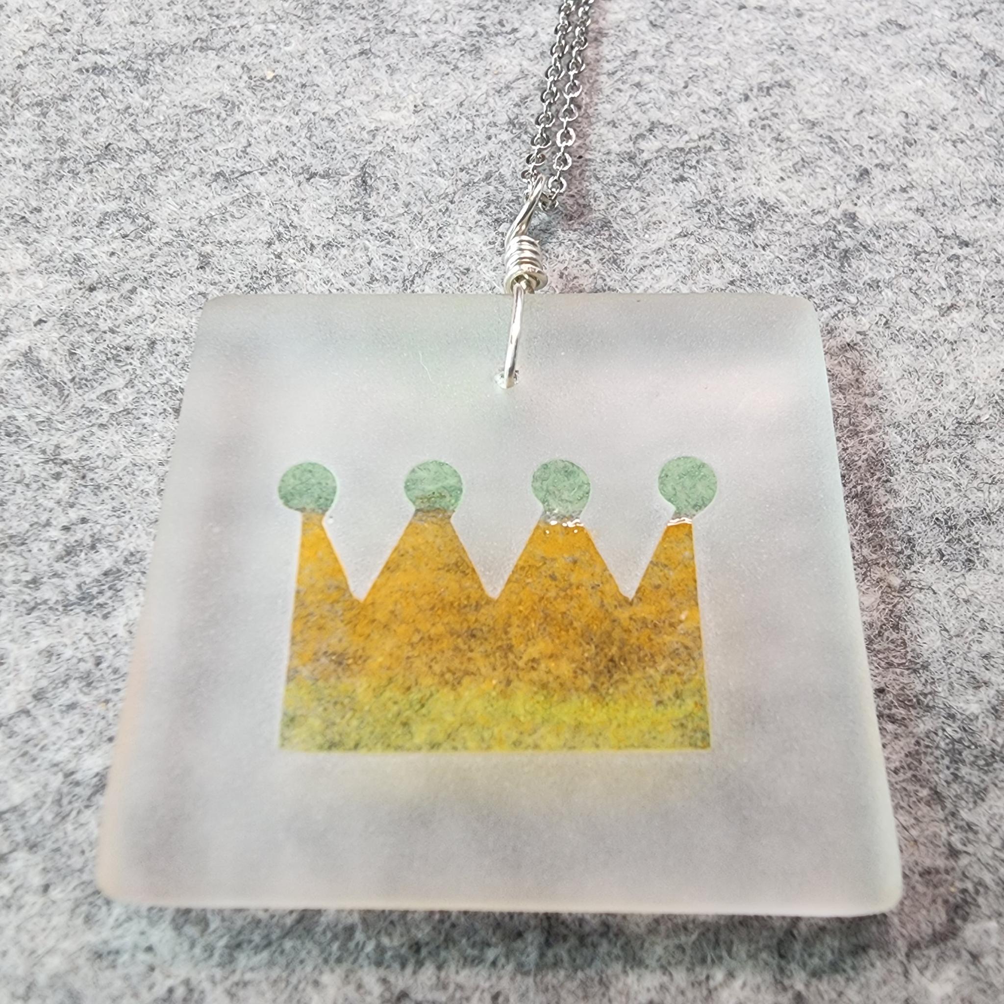 クラウンのフロストペンダント | 2枚目