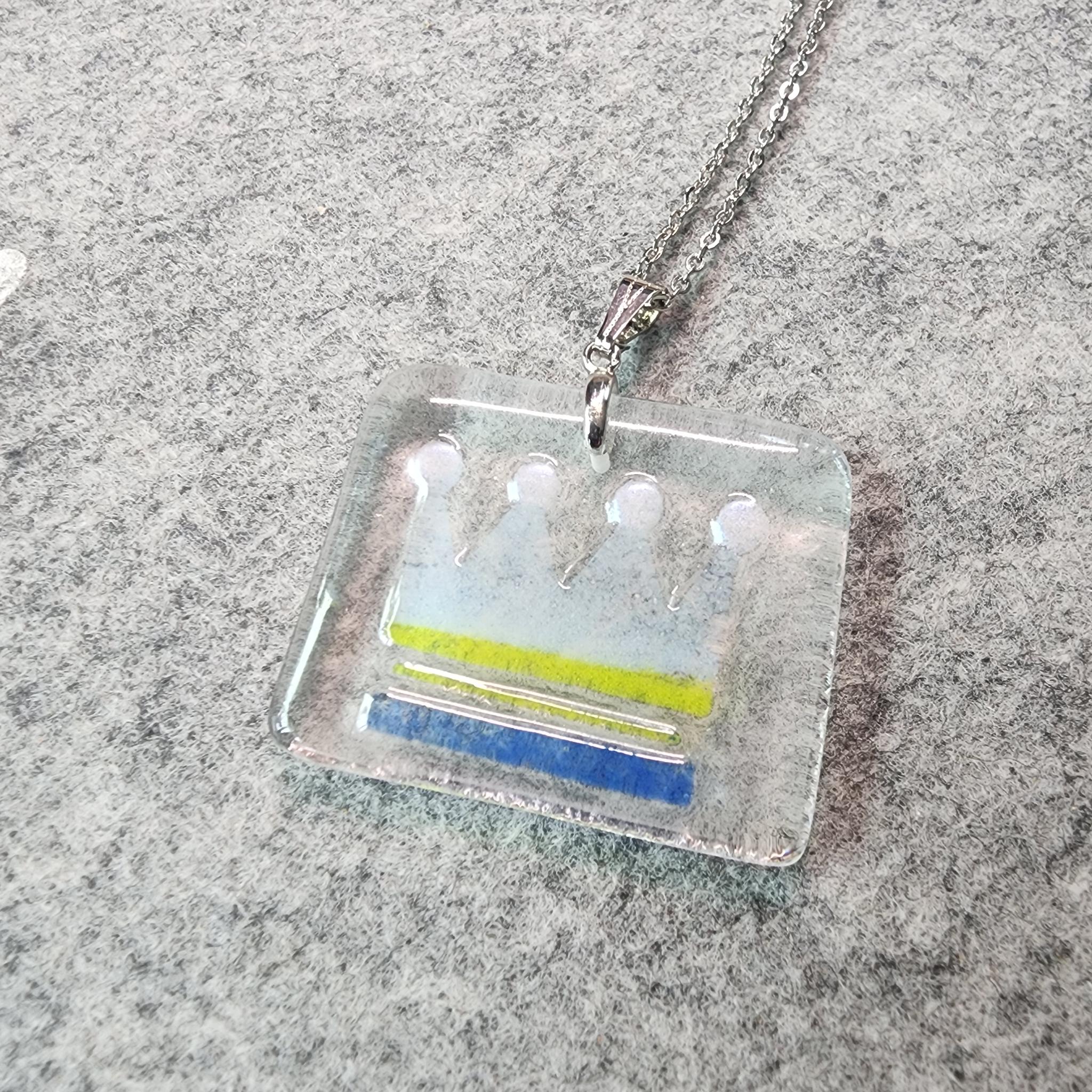 クラウンのペンダント