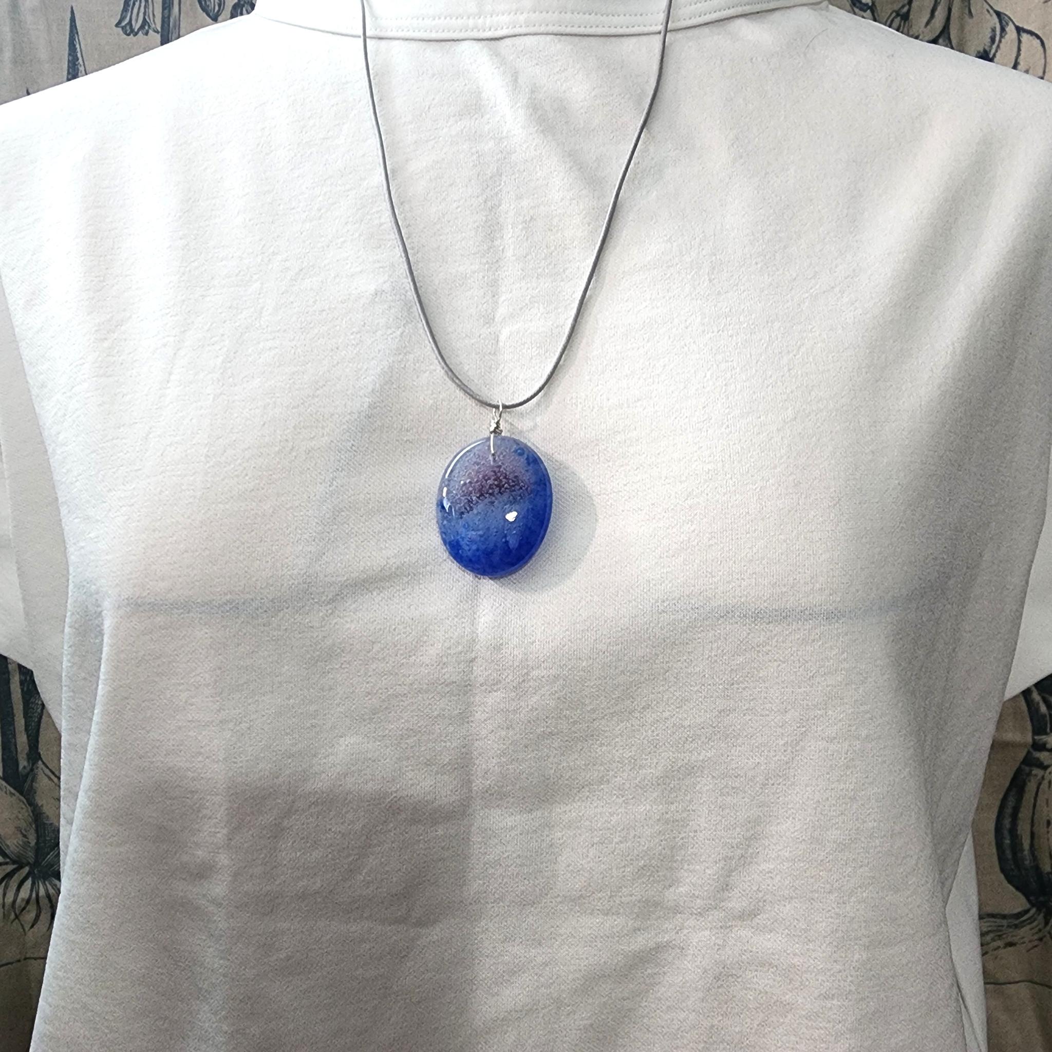 コロンとした奥行きのあるガラスペンダント | 5枚目