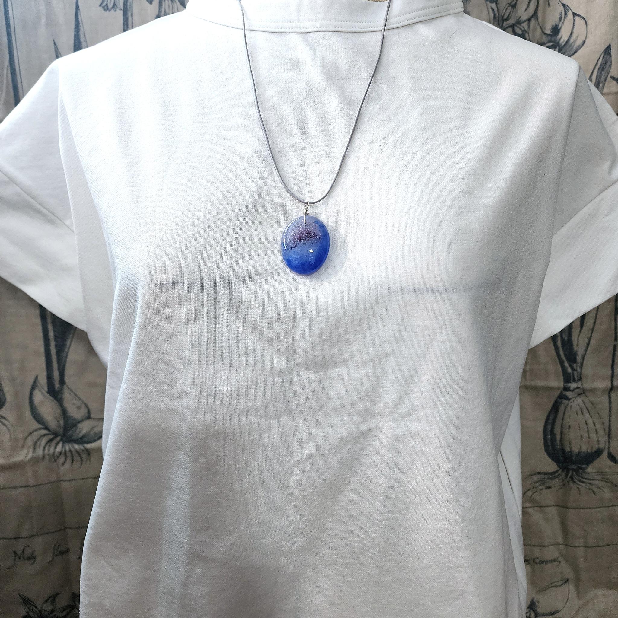 コロンとした奥行きのあるガラスペンダント | 6枚目