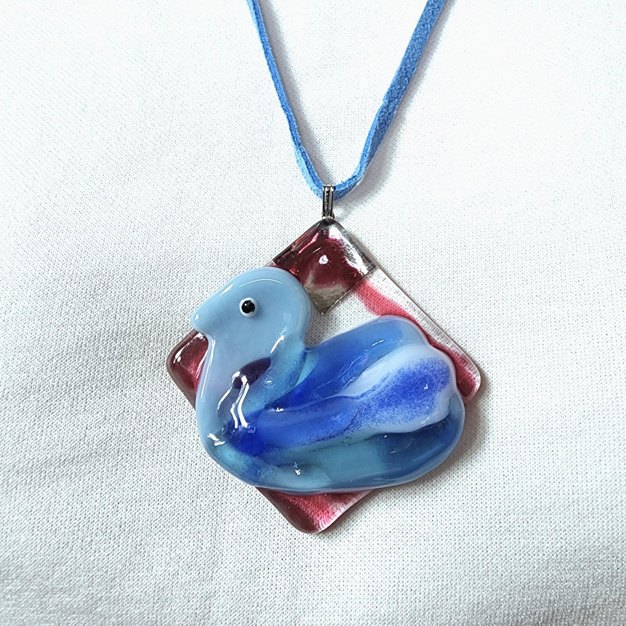 ガラスの鳥のペンダント（1点もの） | 2枚目