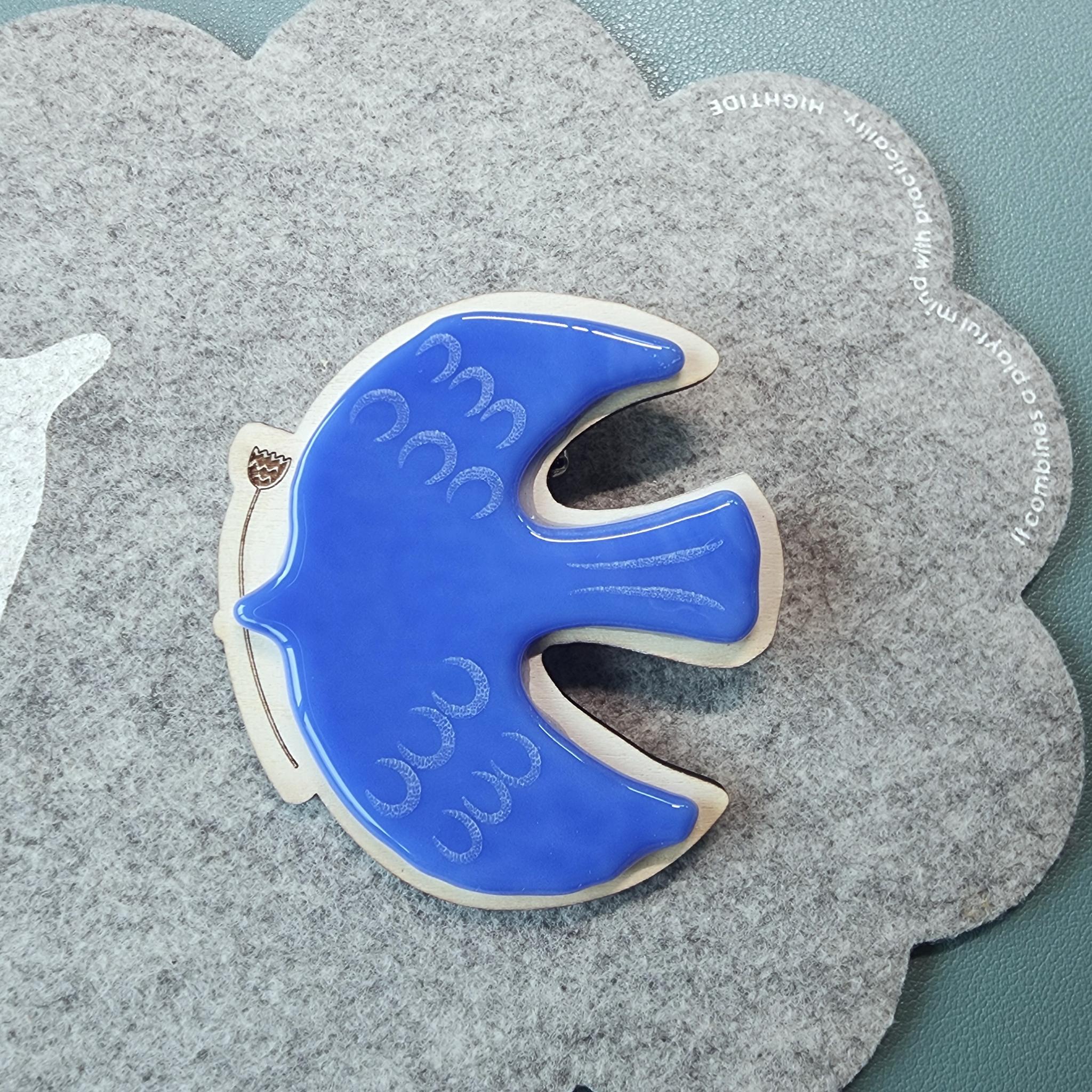 北欧風デザイン＊木とガラスのコラボブローチ（鳥）２